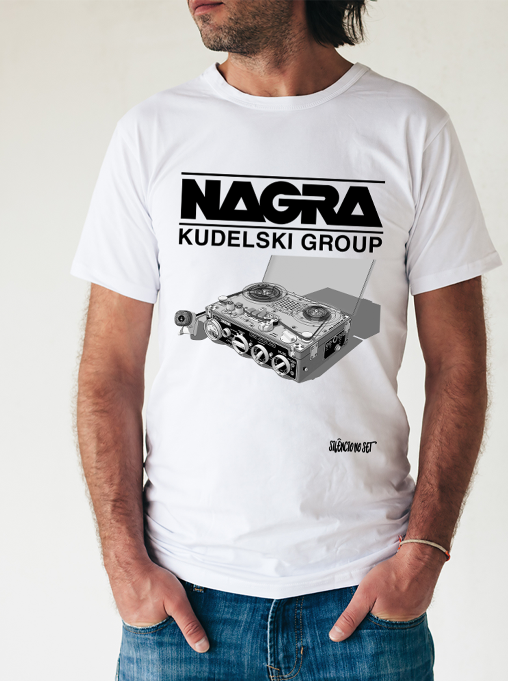 Nome do produto: Camiseta Nagra | Branca | Cinza