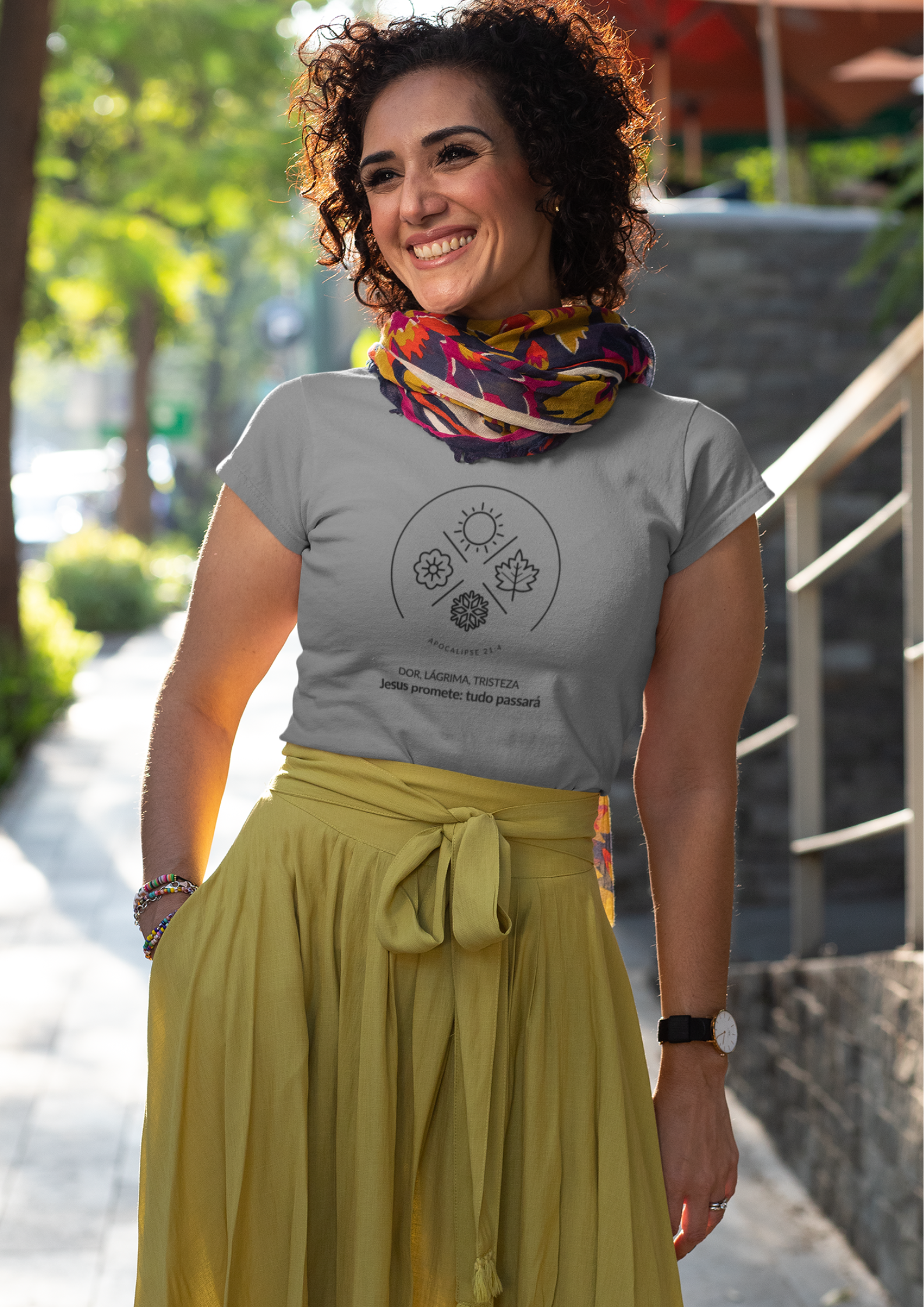 Nome do produto: T-SHIRT FEMININA - MALHA ESTONADA - ESTAÇÕES (BLACK)