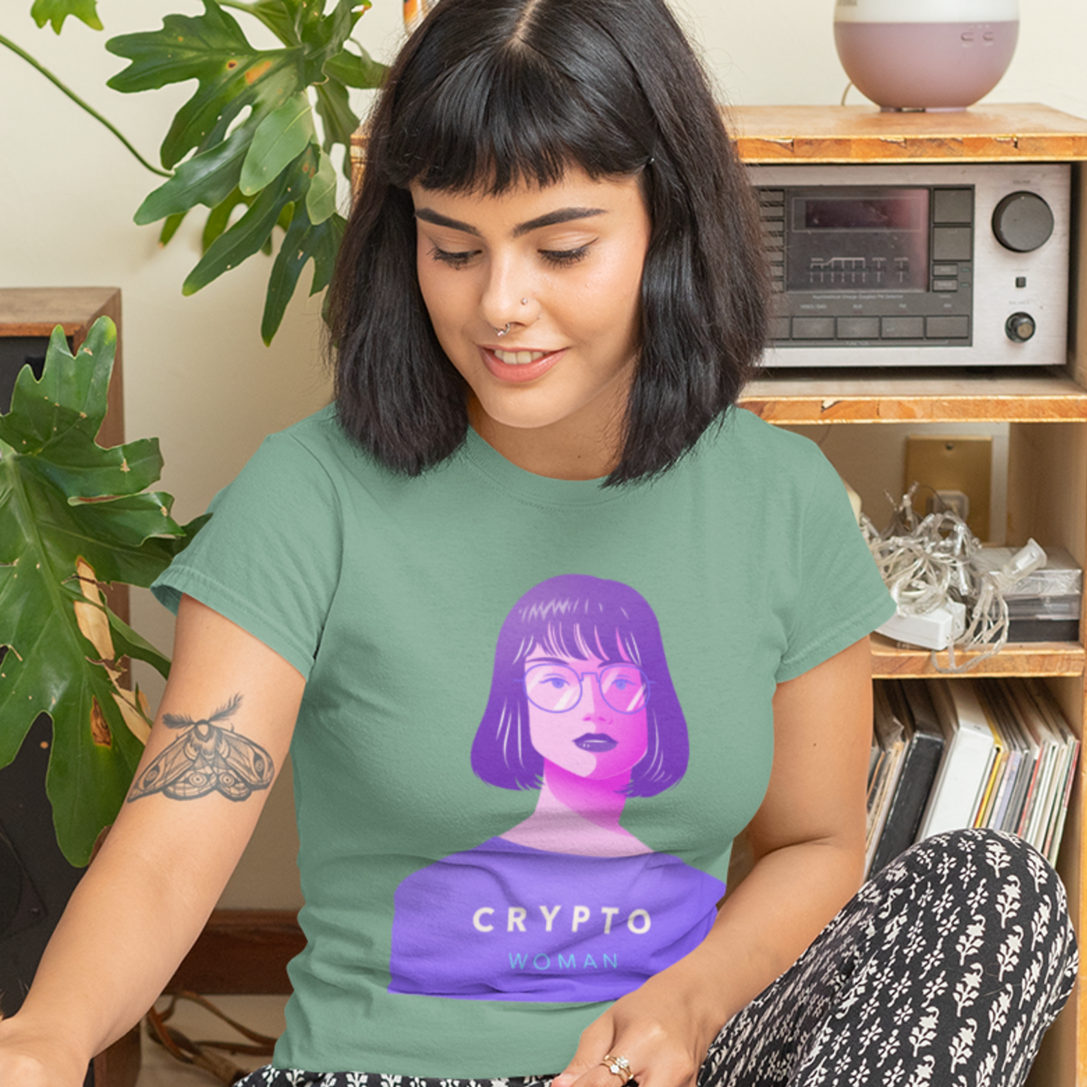 Nome do produto: Baby Look Crypto Woman CRY015-BQ