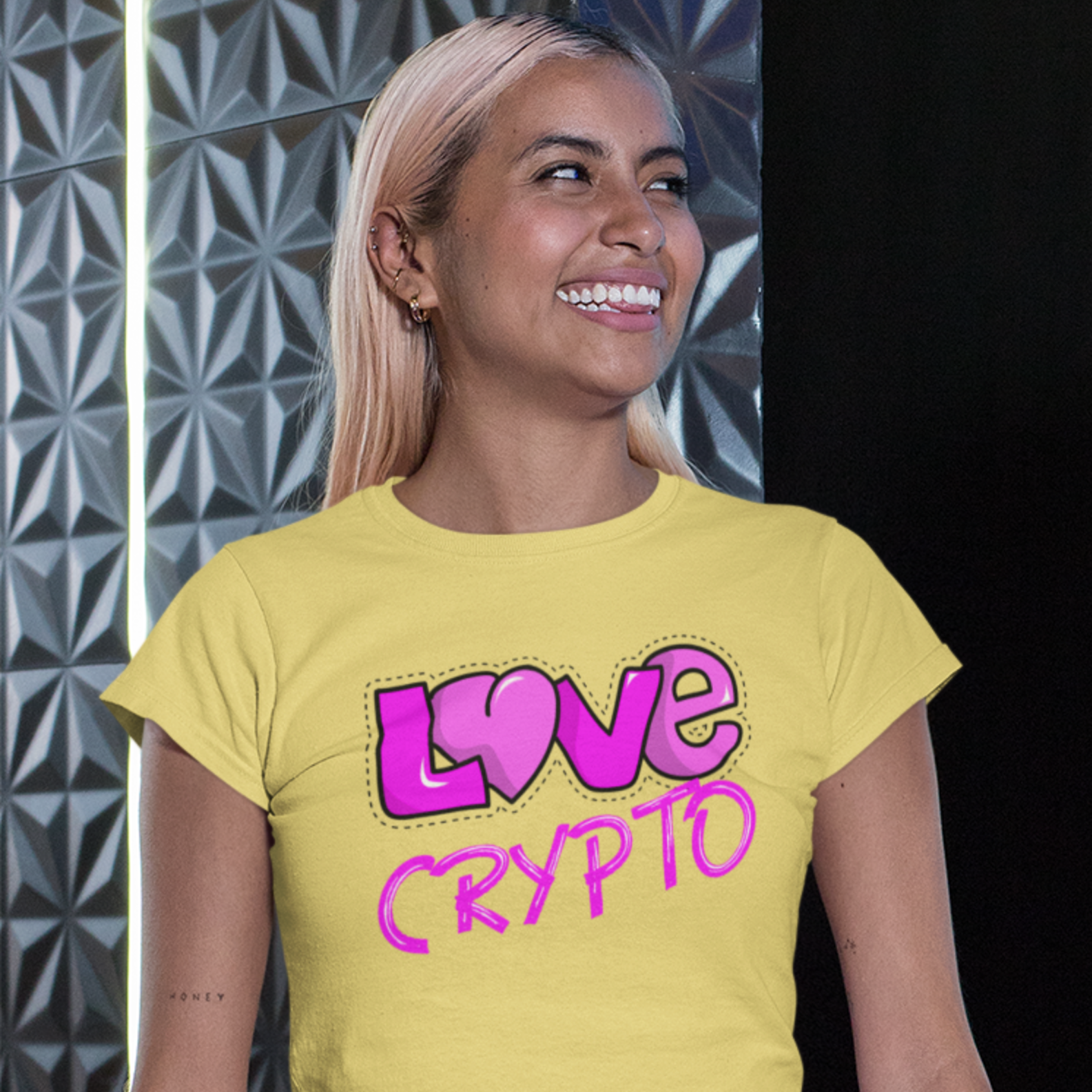 Nome do produto: Baby Look Estonada Love Crypto CRY011-BE