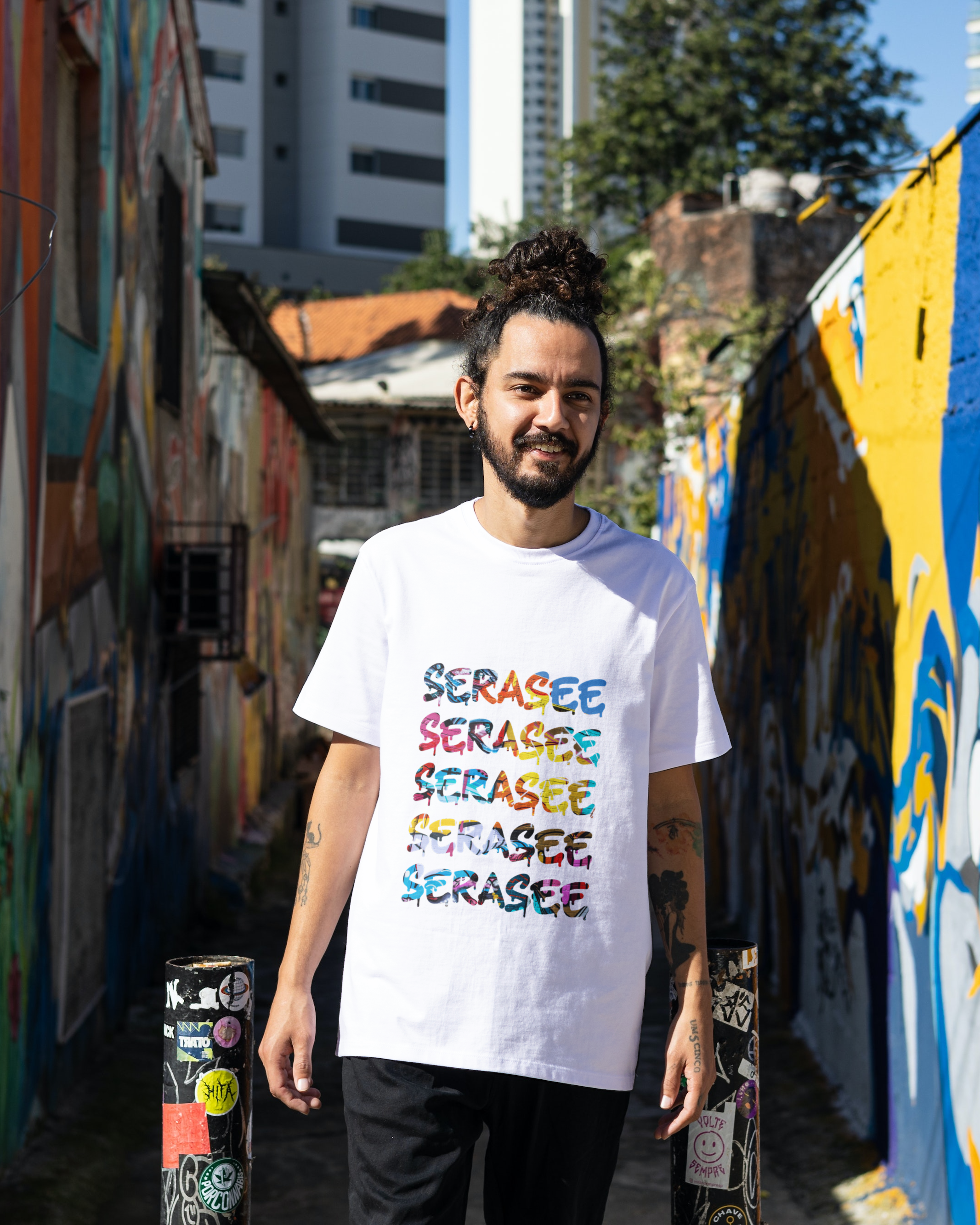 Nome do produto: Camiseta Graffiti - Color - Seráseé
