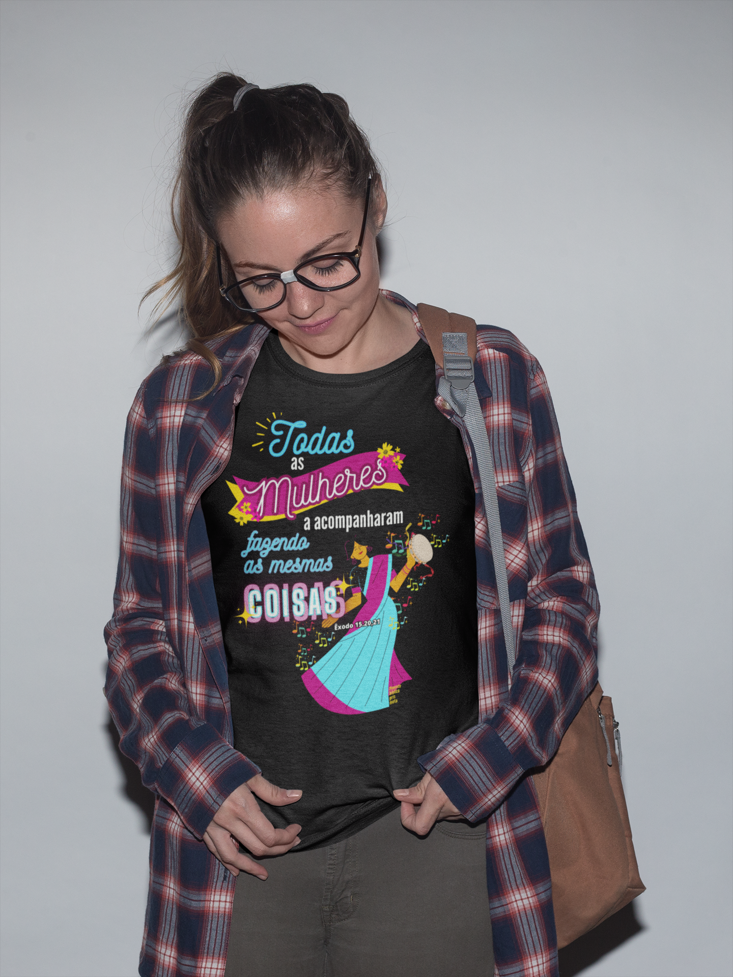 Nome do produto: Camiseta Dimona Estampada Mulheres Dançan