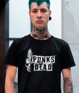 Camiseta Punks Not Dead