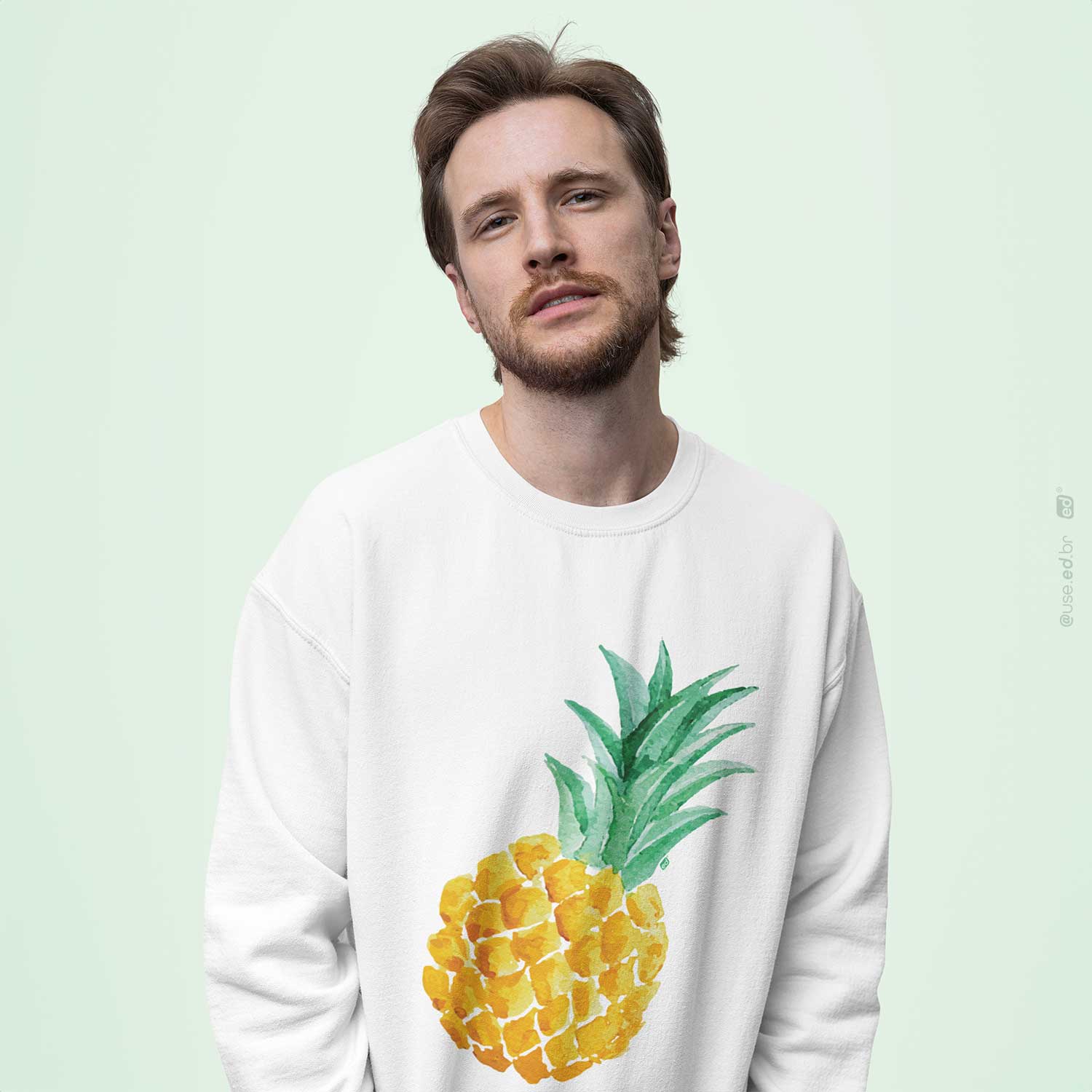 Nome do produto: Moletom Fechado Estampa Abacaxi Tropical Branco