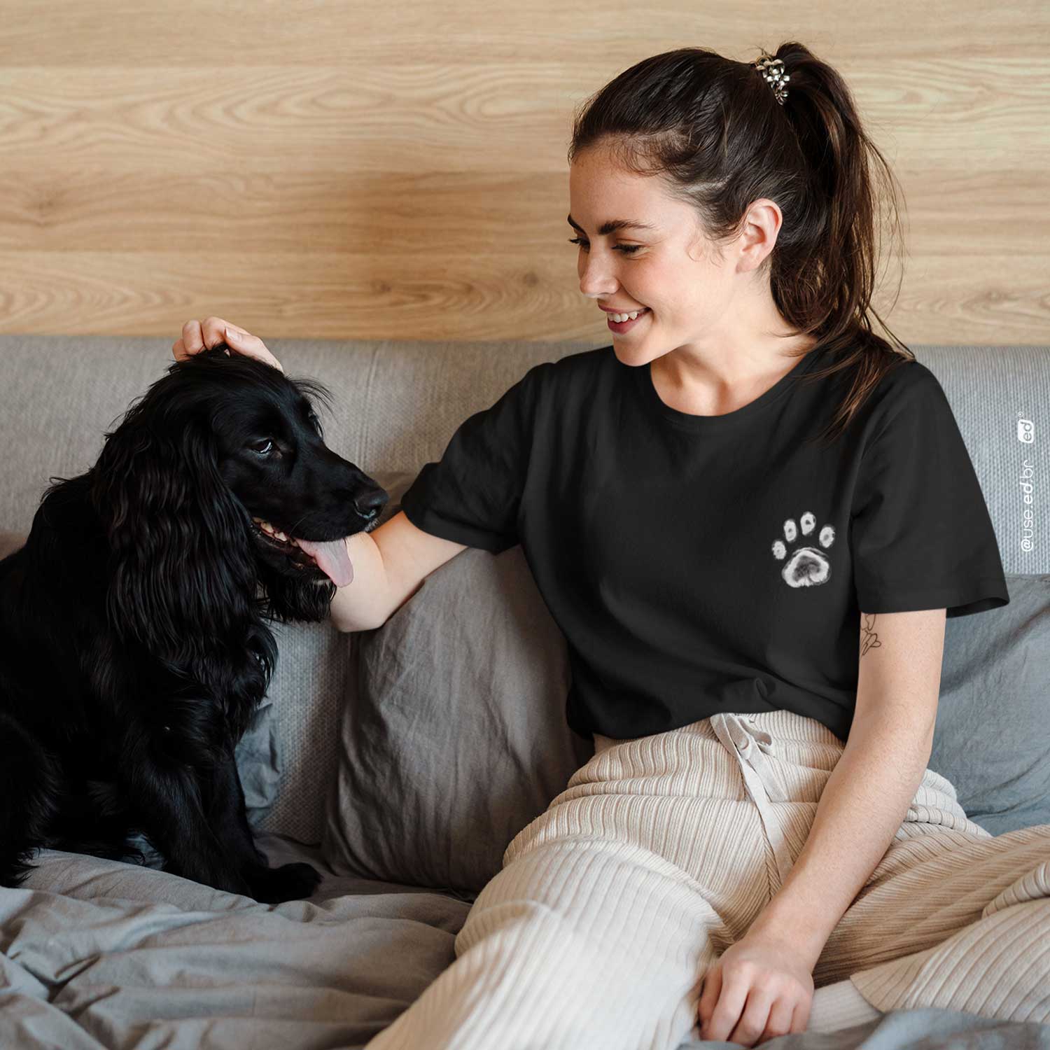 Nome do produto: Pegadas do Meu Cachorro - Camiseta Estampa Pegadas do Meu Cachorro