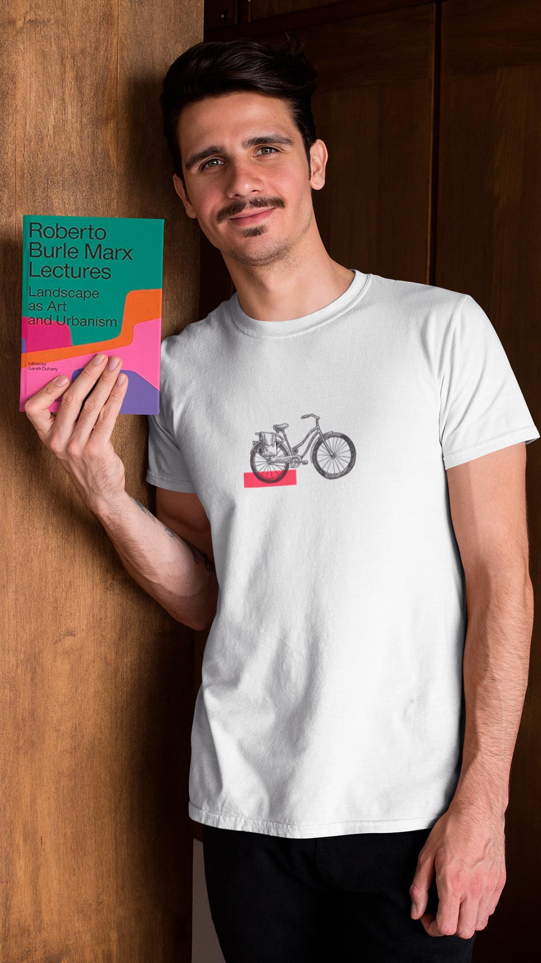 Nome do produto: Camiseta Branca Estampada Bicicleta Vintage