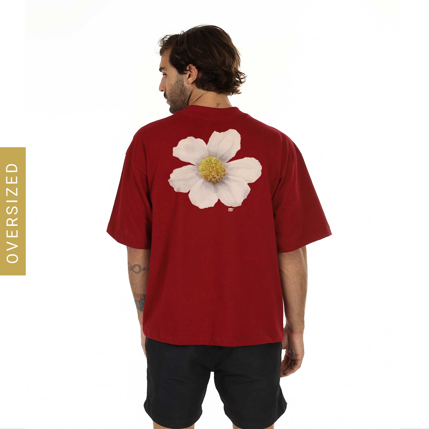 Nome do produto: Flor Branca - Camiseta Oversized Estampa Floral Cores