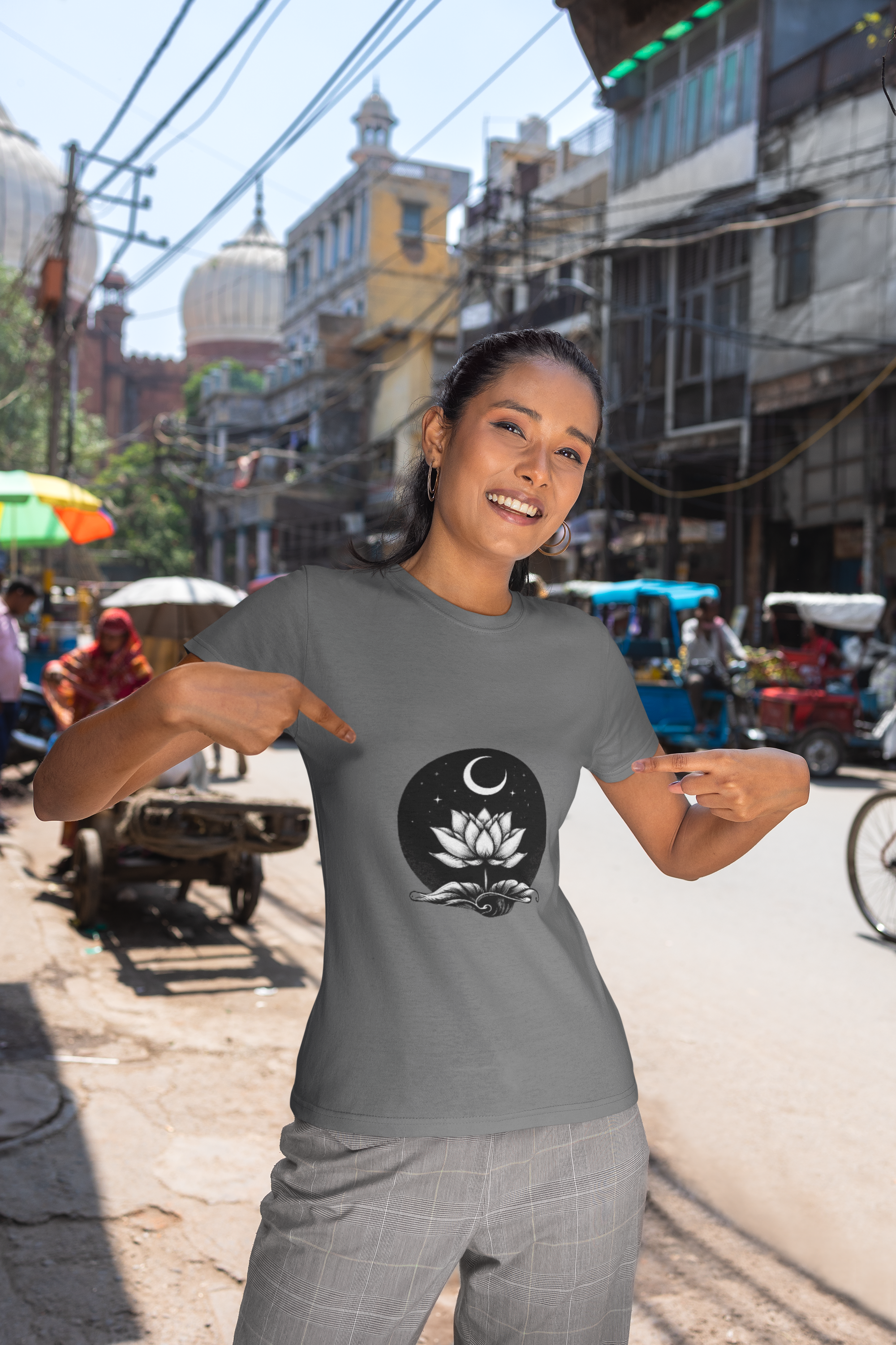 Nome do produto: Camiseta Estonada  Lua e Flor - Baby Long