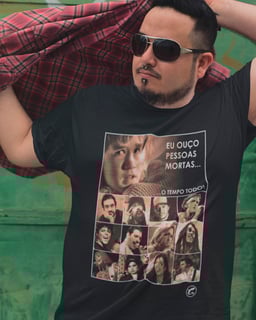 Camiseta Plus Size Eu ouço pessoas mortas...O tempo todo! Versão 01