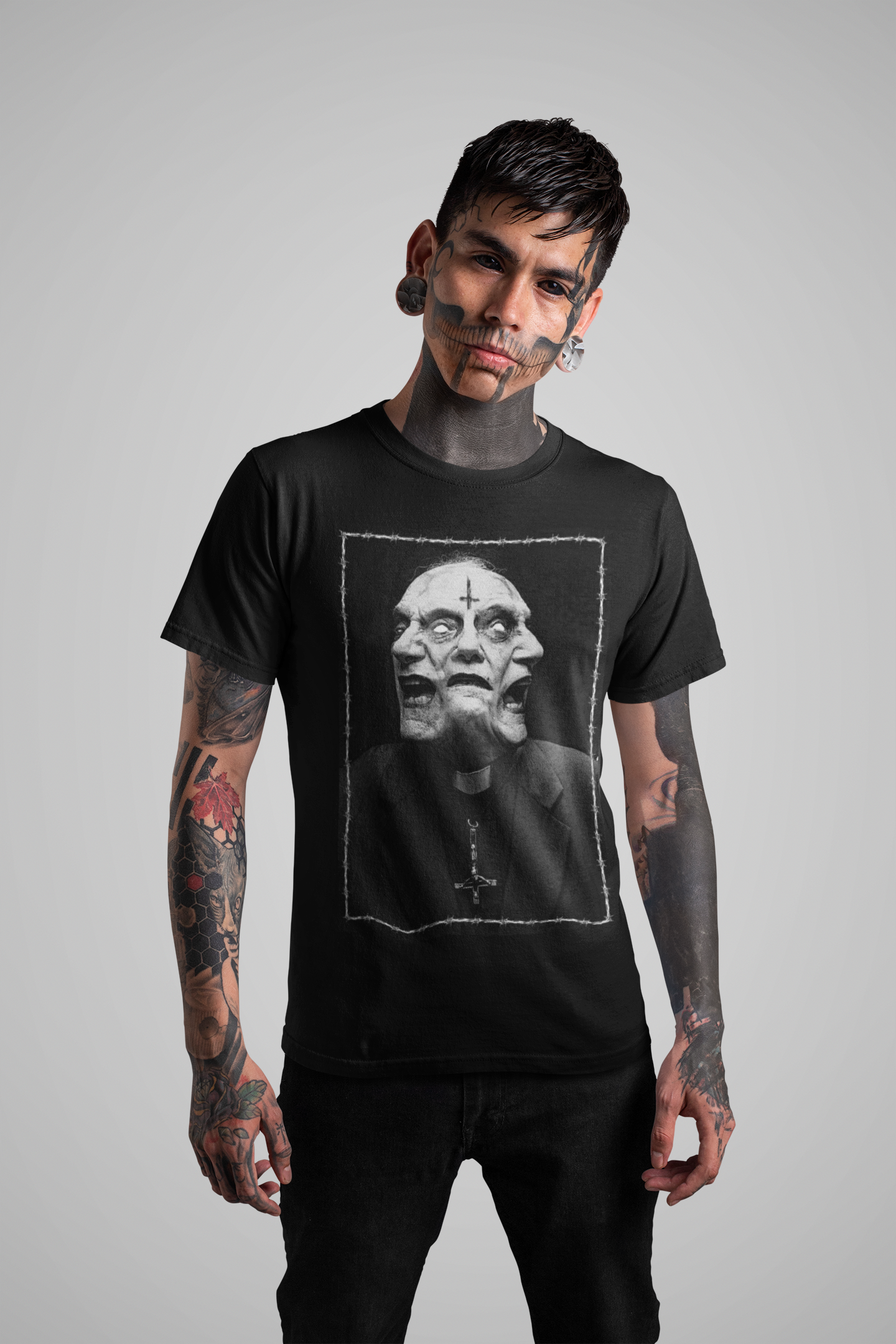 Nome do produto: CAMISETA PREMIUM PADRE TERROR