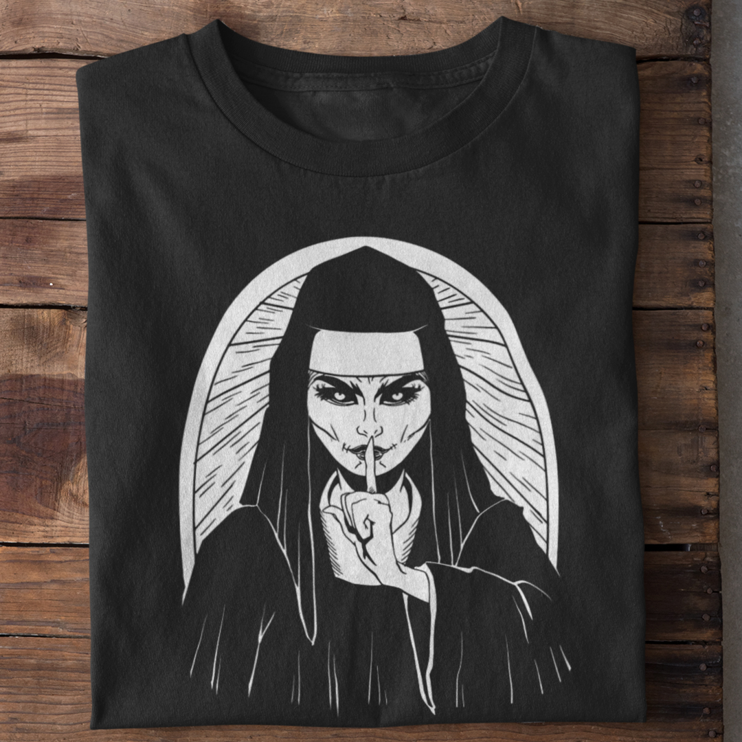 Nome do produto: Camiseta Unissex - Evil nun
