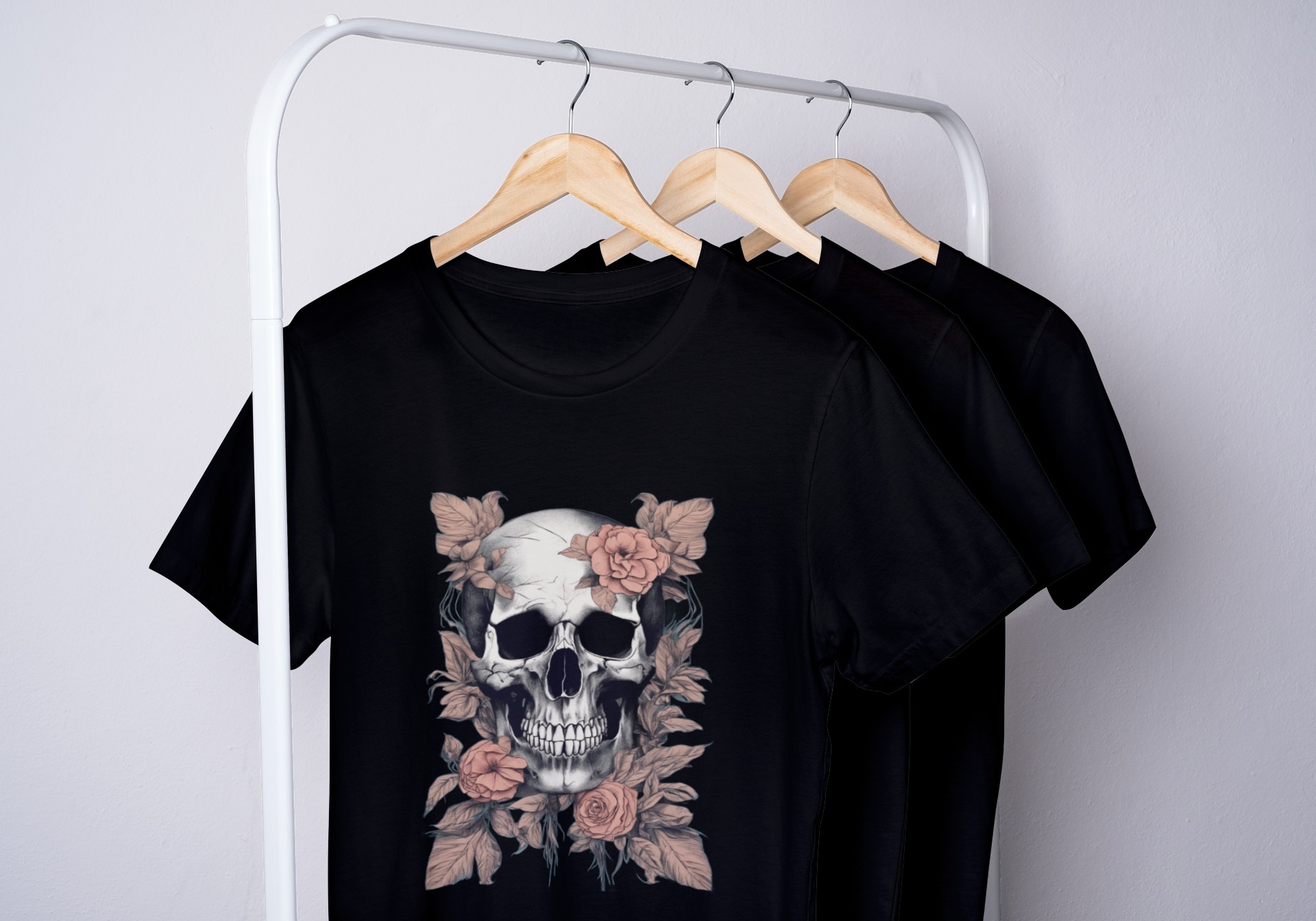 Nome do produto: Camiseta Feminina Skull and Flowers