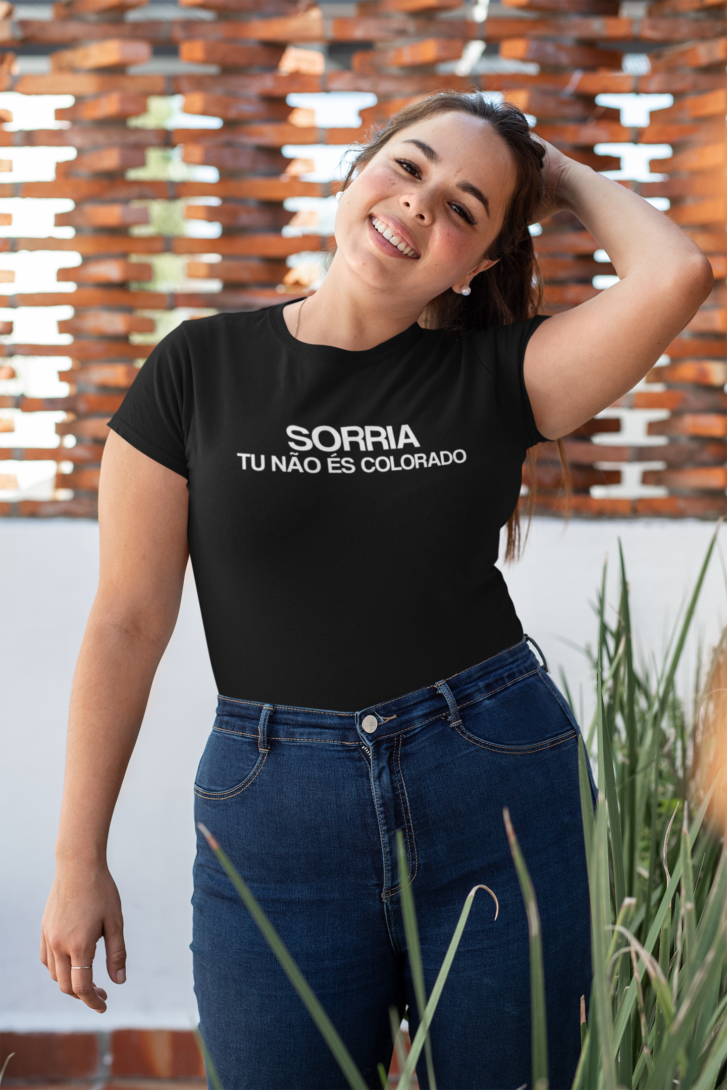 Nome do produto: Baby Look Sorria, tu não és colorado! - Estampa Branca