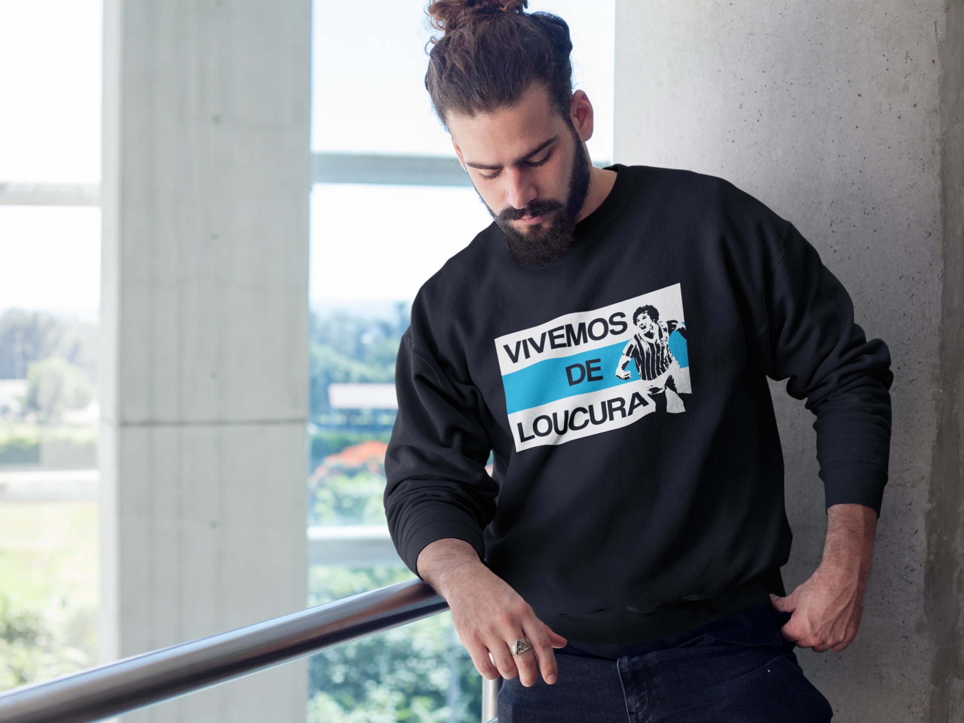 Nome do produto: Moletom Vivemos de Loucura