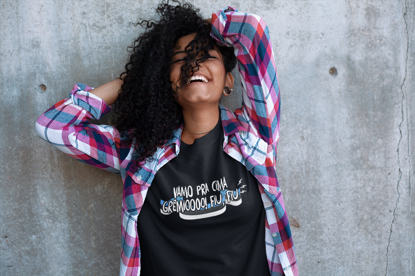 Nome do produto: Baby Look Vamo Pra Cima Grêmio! Fiu, Fiu - Estampa Branca