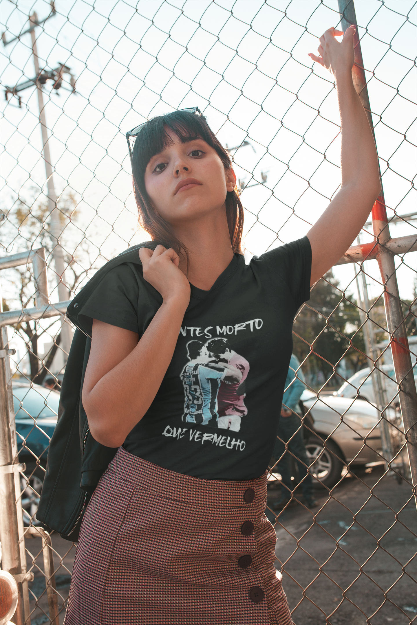 Nome do produto: Baby Look Antes Morto Que Vermelho - Estampa clara