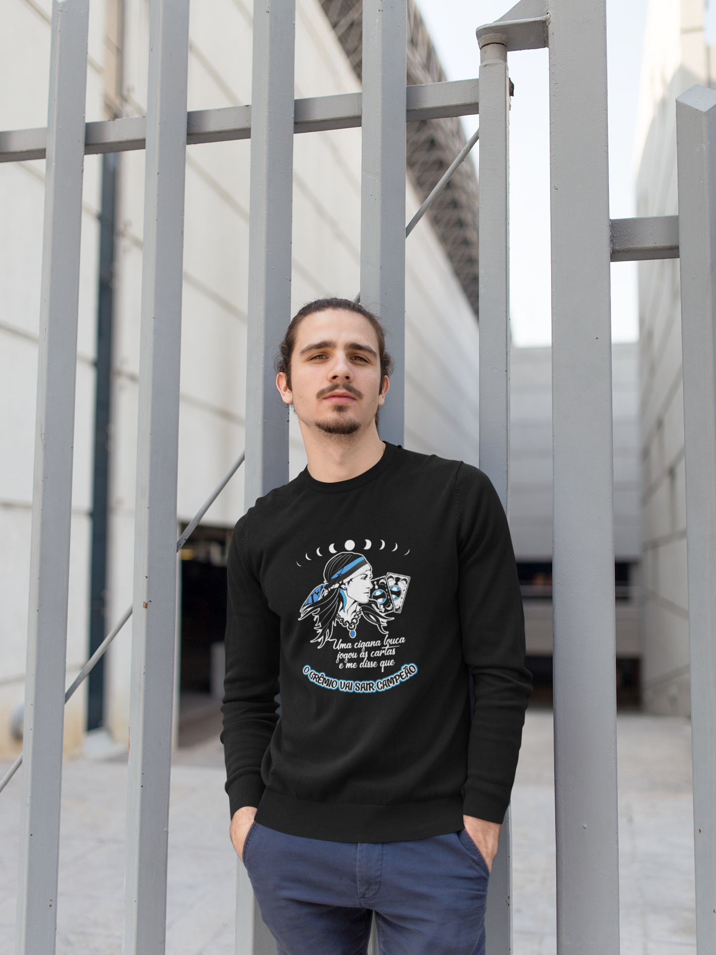 Nome do produto: Moletom Uma Cigana Louca Preto