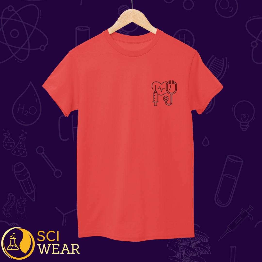 Nome do produto: Seringa, estetoscópio e coração - T-shirt