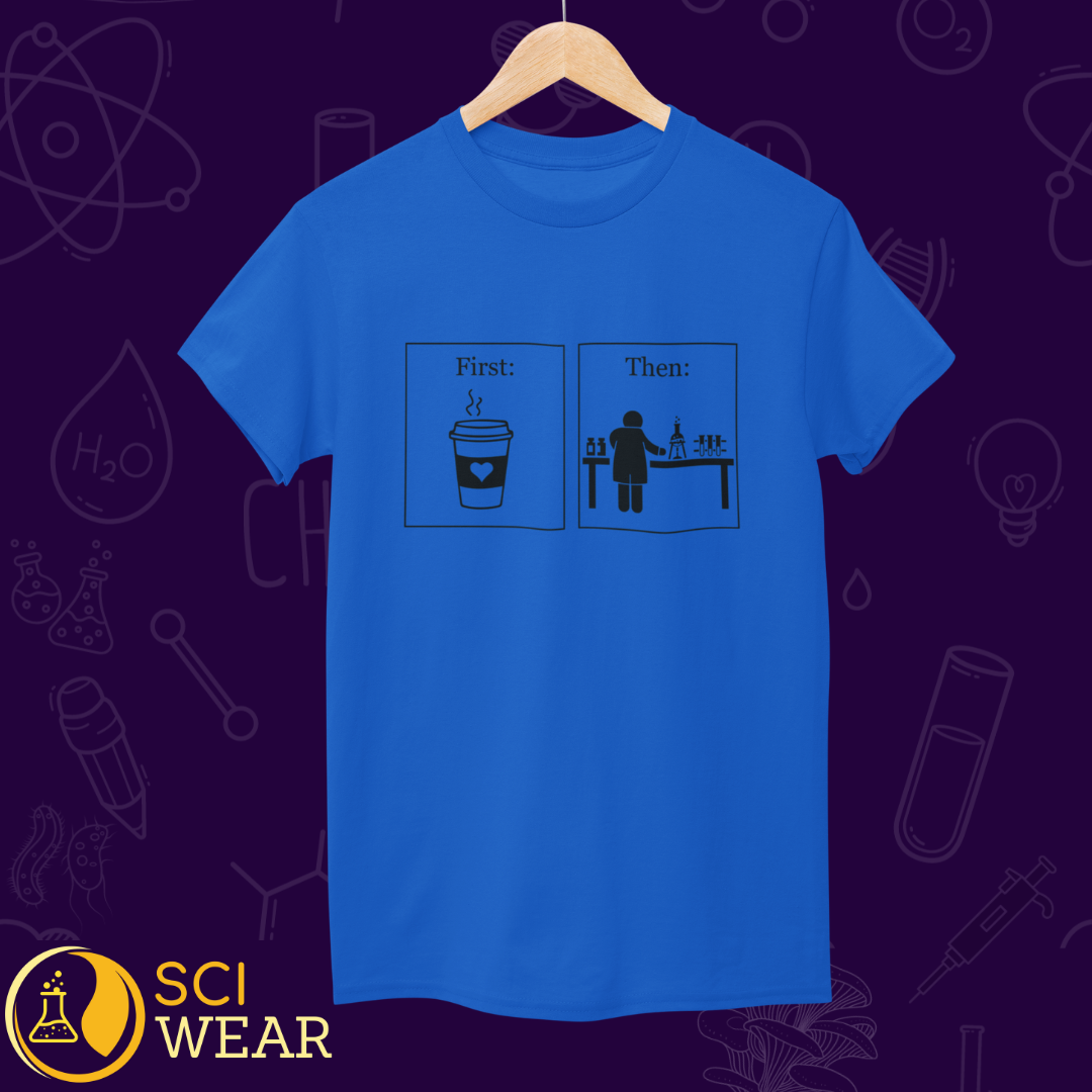 Nome do produto: First coffee - T-shirt