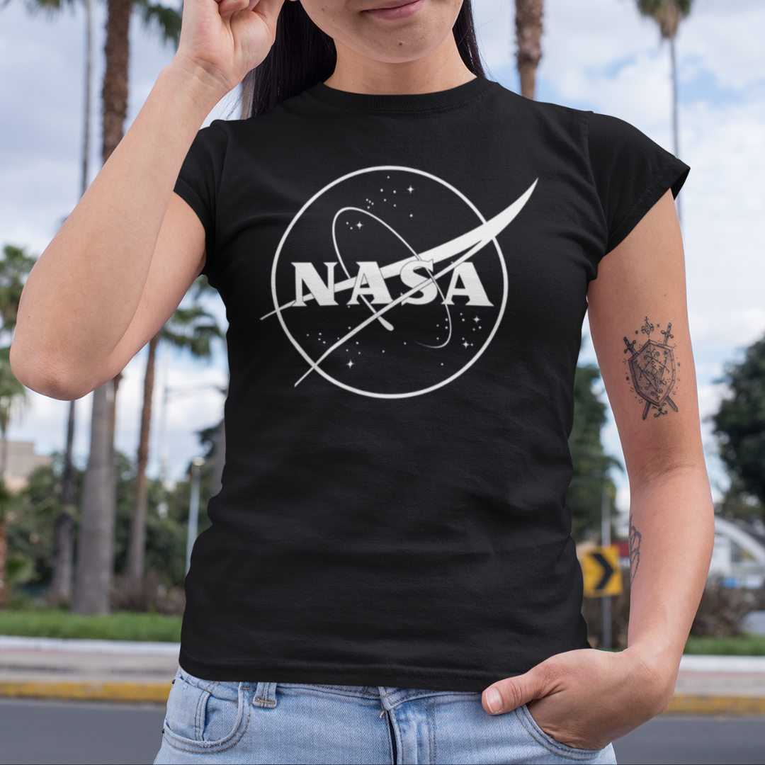 Nome do produto: Camiseta NASA Alternativa Feminina