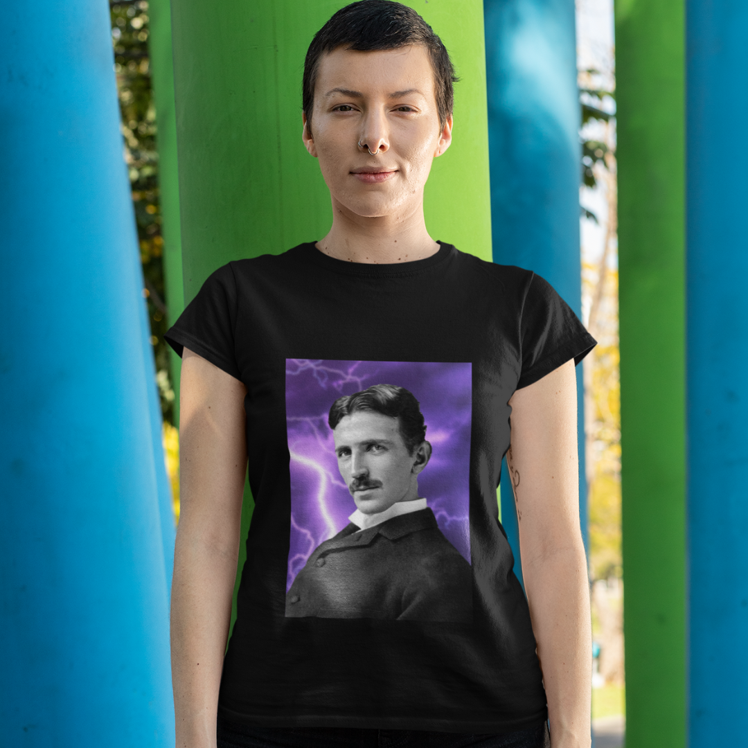 Nome do produto: Camiseta Feminina Nikola Tesla Raios