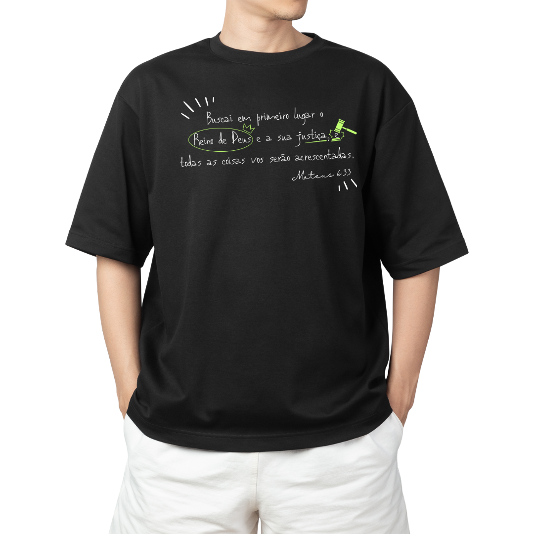 Nome do produto: Camiseta Versículo - Mateus 6:33 - Buscai o Reino de Deus - Plus Size