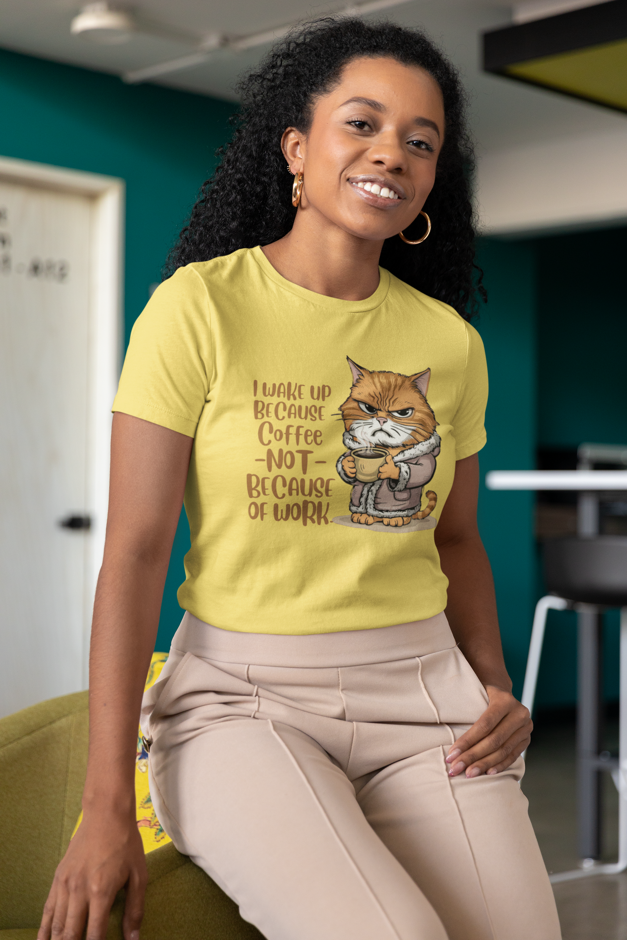 Nome do produto: CAMISETA BABY LONG ESTONADA, CAT  COFFEE
