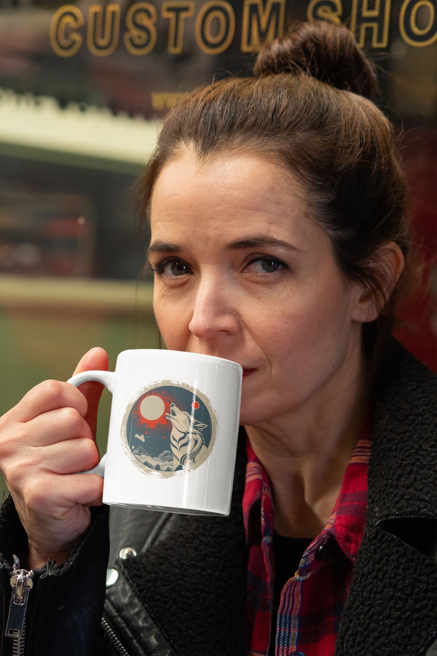 Nome do produto: CANECA PERSONALIZADA CRIATIVA EM CERÂMICA, 325ML C/02 LADOS AKITA INU SOL NASCENTE