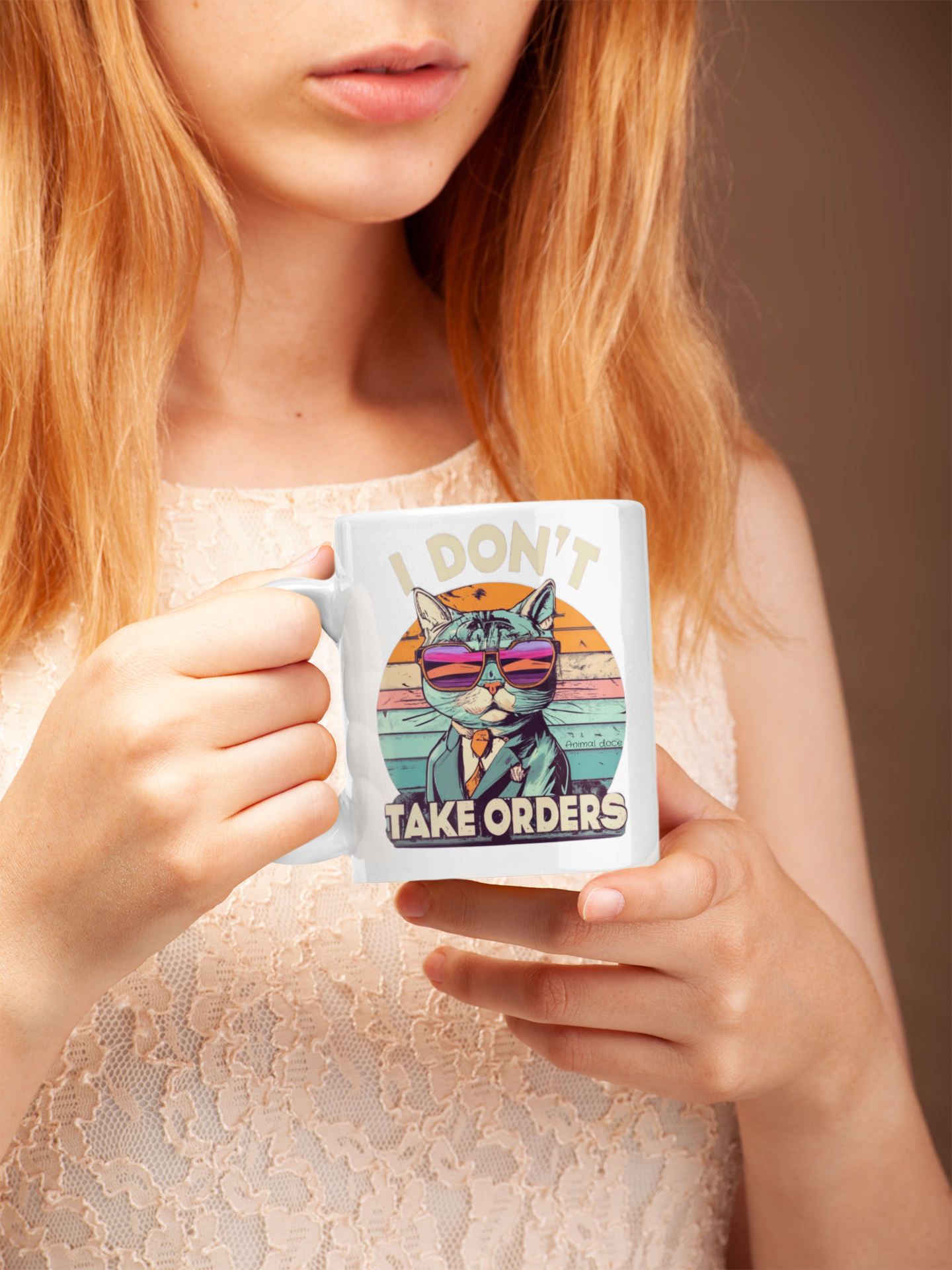 Nome do produto: CANECA PERSONALIZADA CRIATIVA EM CERÂMICA, 325ML C/02 LADOS CAT, I DON\'T TAKE ORDERS