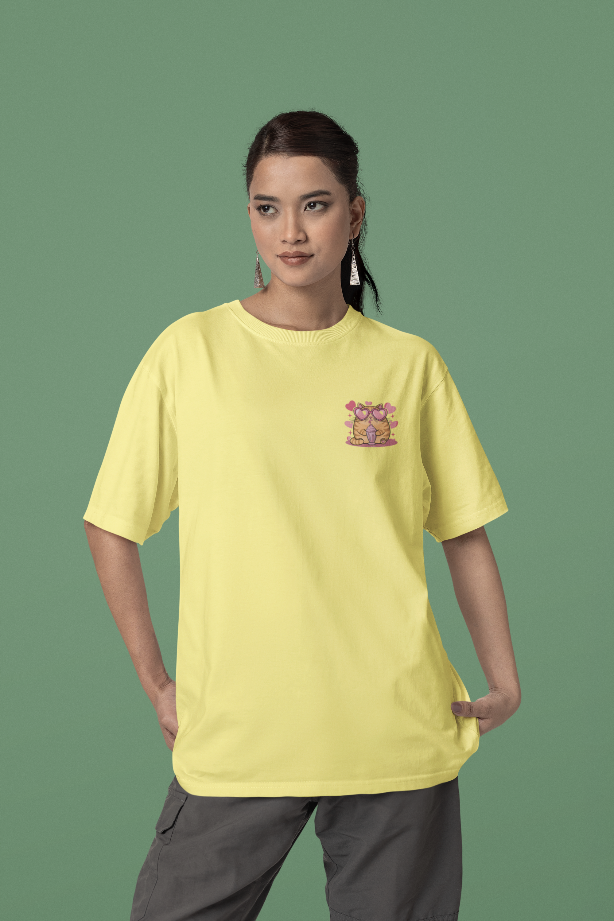 Nome do produto: CAMISETA T-SHIRT ESTONADA MINIMALISTA, CAT LOVE