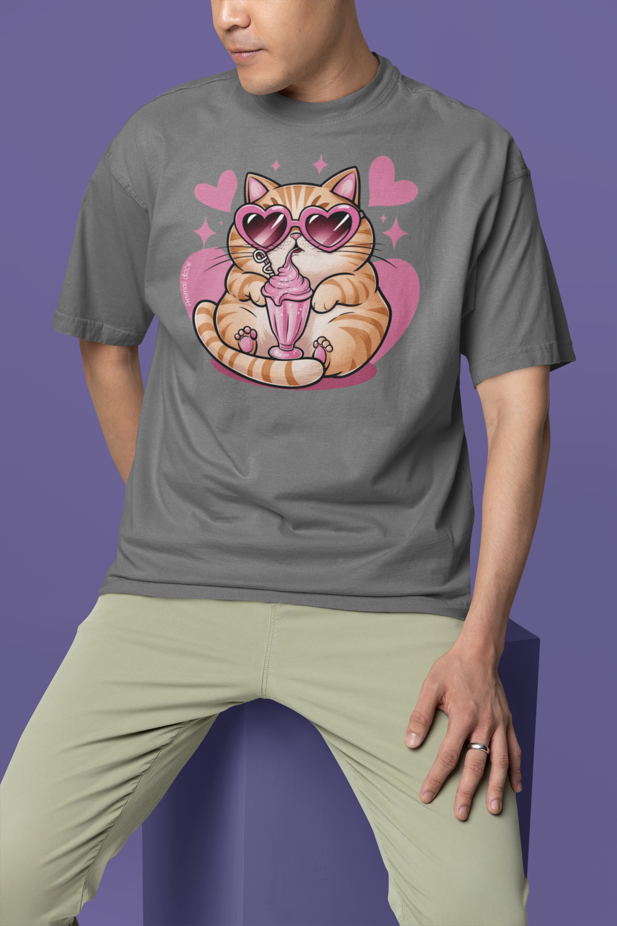 Nome do produto: CAMISETA T-SHIRT ESTONADA, CAT LOVE