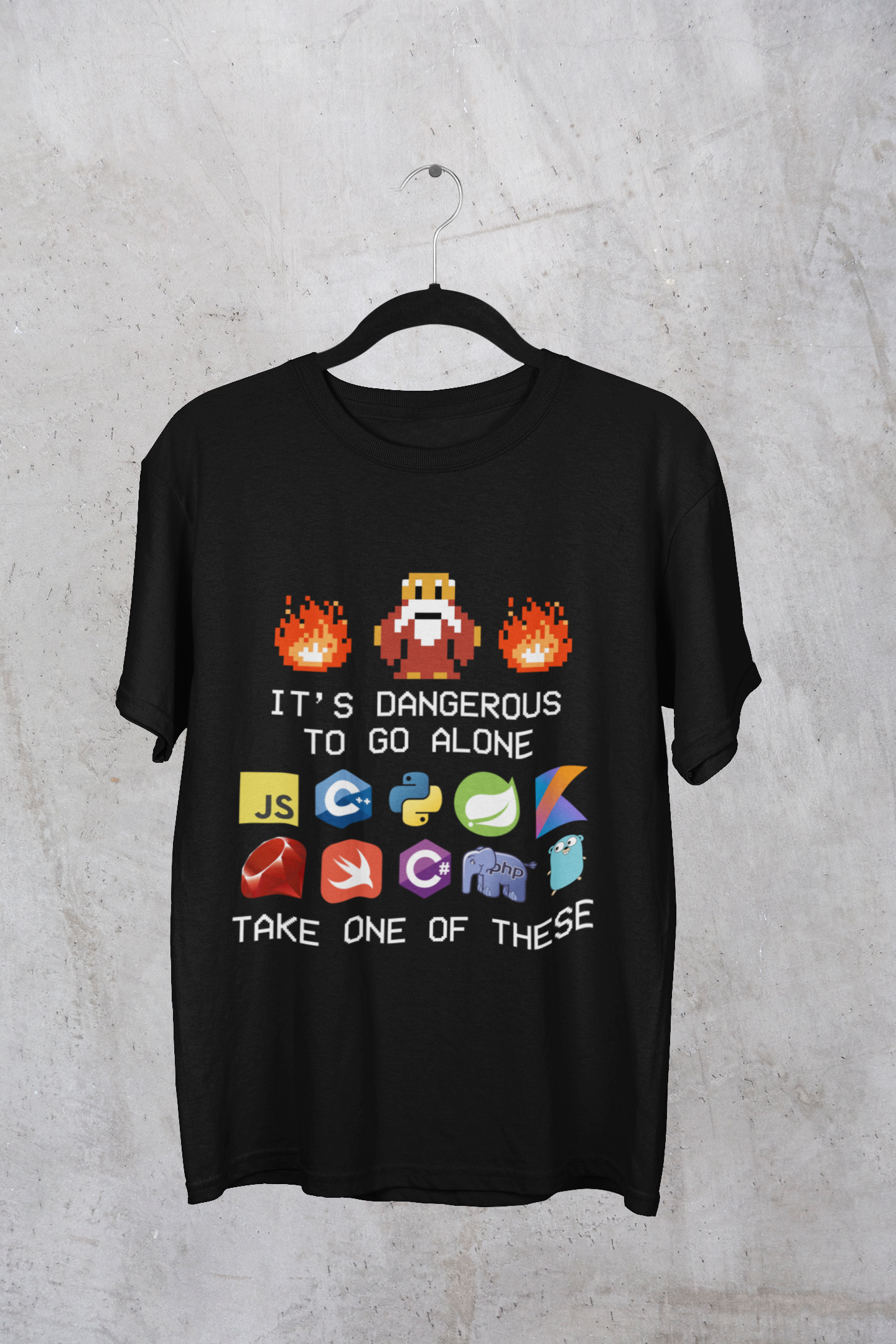 Nome do produto: Camiseta It\'s Dangerous to Go Alone Take One Of These