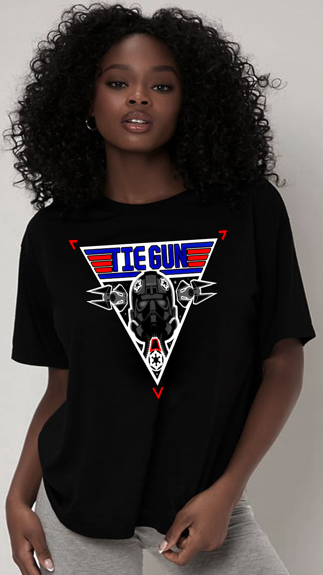 Nome do produto: CAMISETA FEMININA STAR WARS TIE GUN