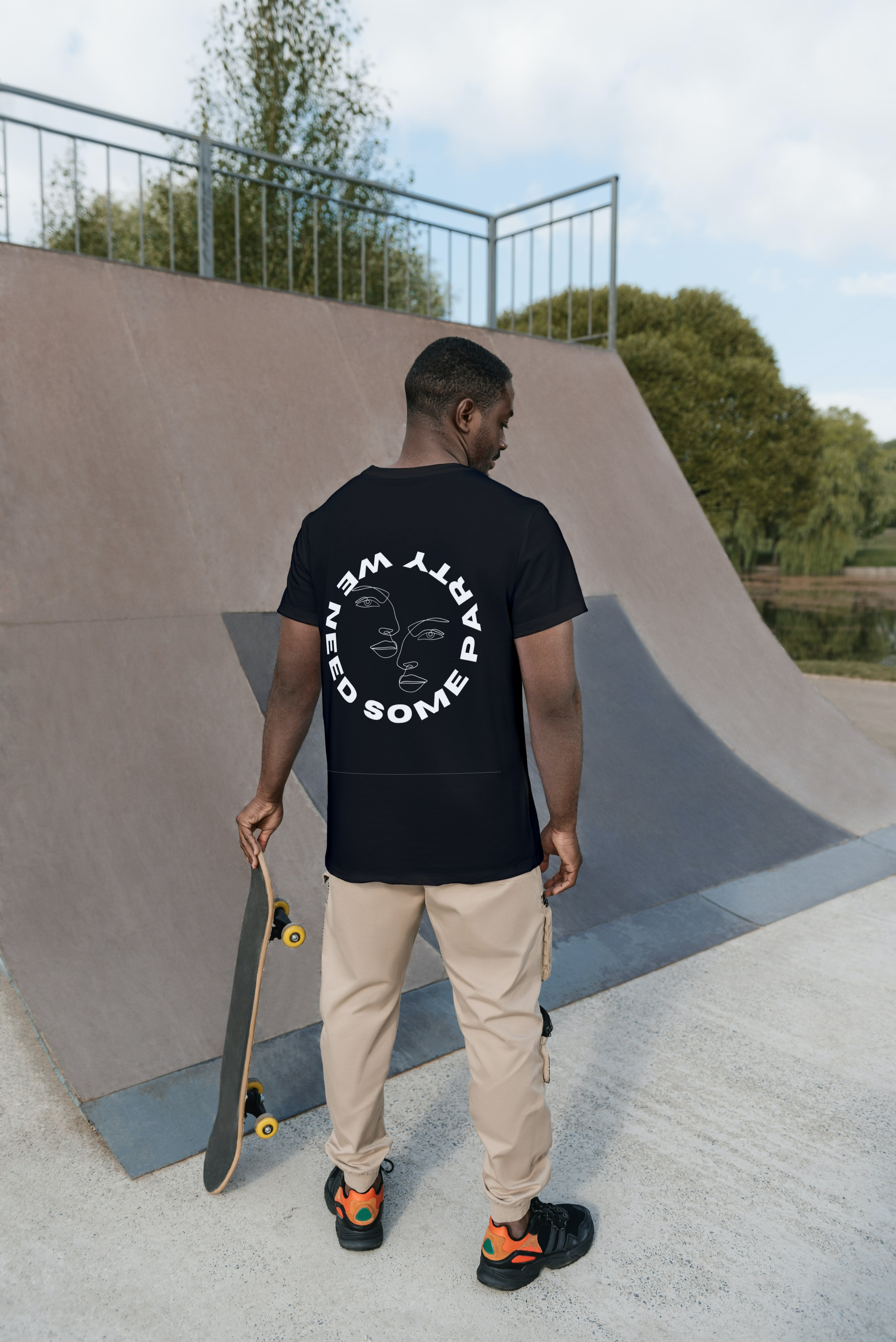 Nome do produto: T-shirt - We Need Some Party