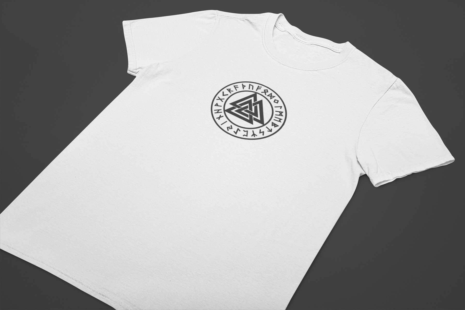 Nome do produto: Camiseta Dizbocado Corte Regular - Valknut Nórdico