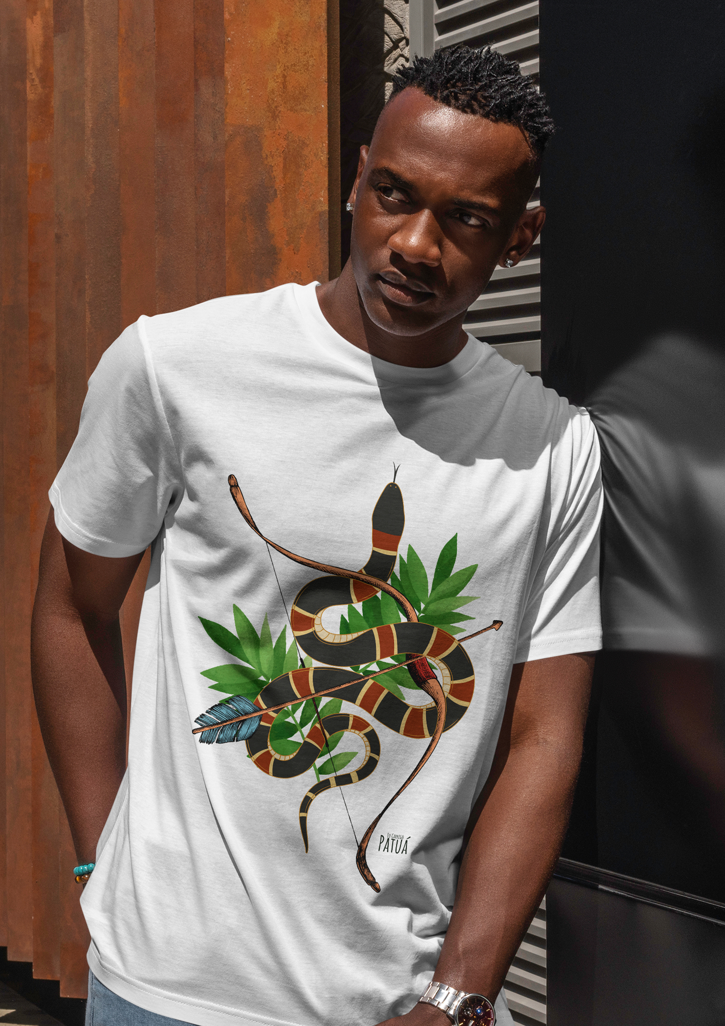 Nome do produto: Coleção Símbolos & Elementos - T-Shirt Classic Frente Caboclo Cobra Coral