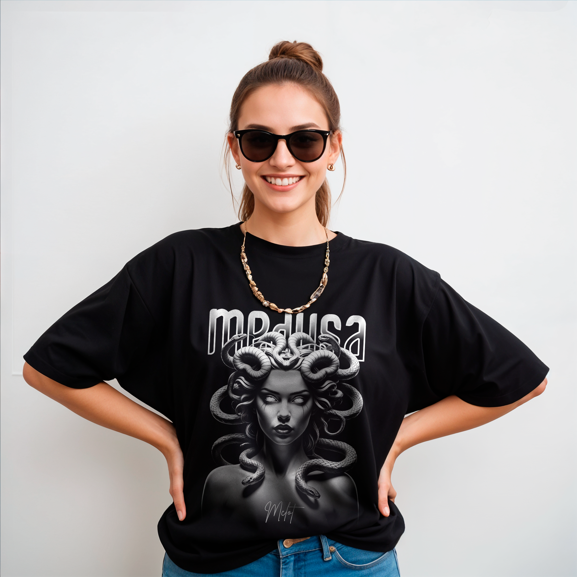 OVERSIZED MEDUSA 