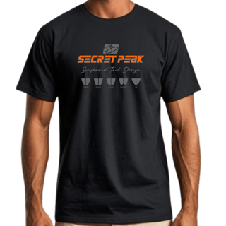 CAMISETA SECRET PEAK SURFBOARD TAIL DESIGN