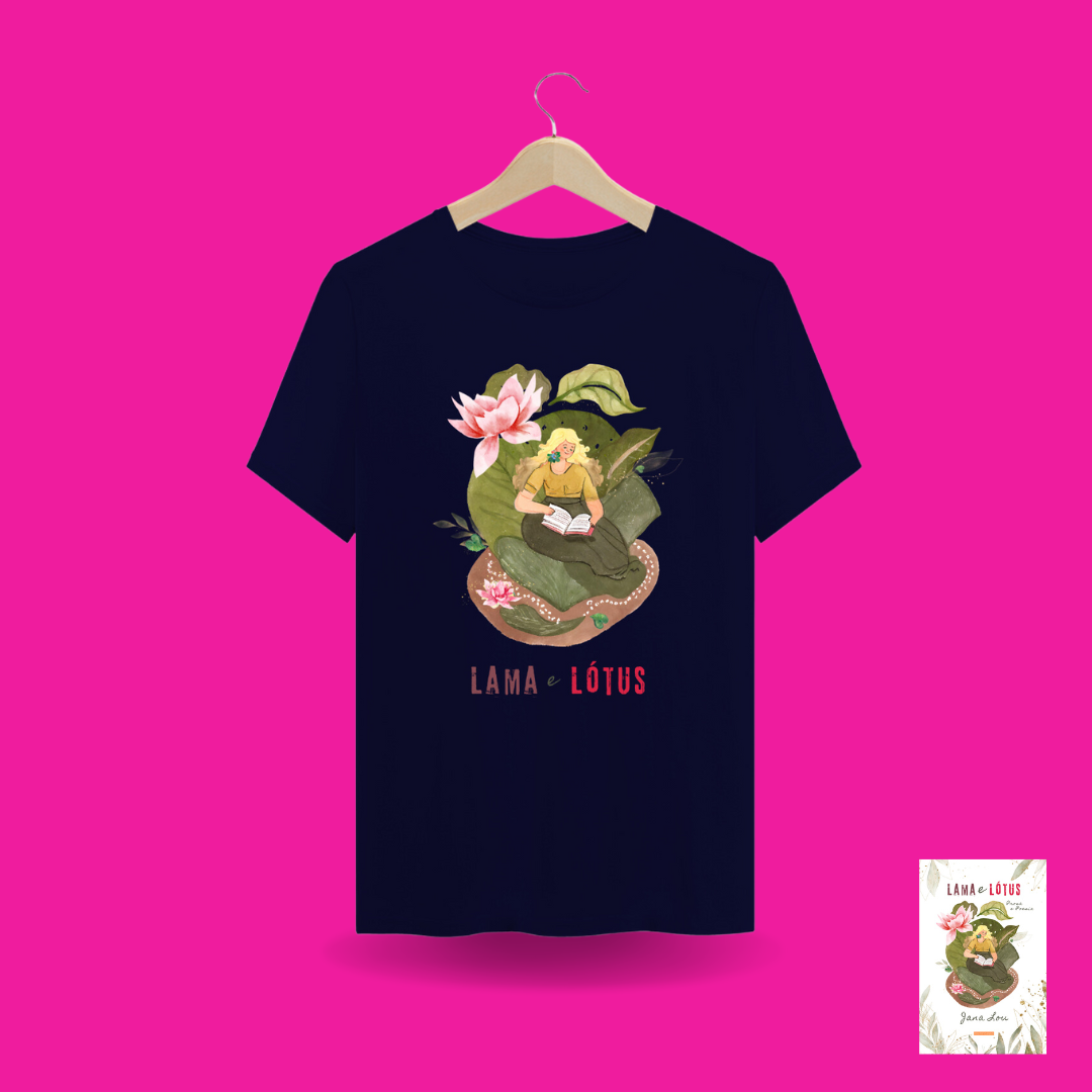 Nome do produto: Camiseta Plus Size Capa do livro (Lama e Lótus)