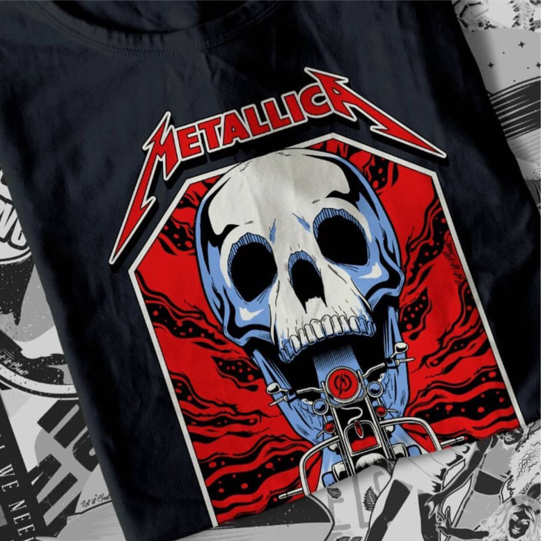 Nome do produto: T-SHIRT METALLICA GIMME FUEL ESTAMPA VERMELHA