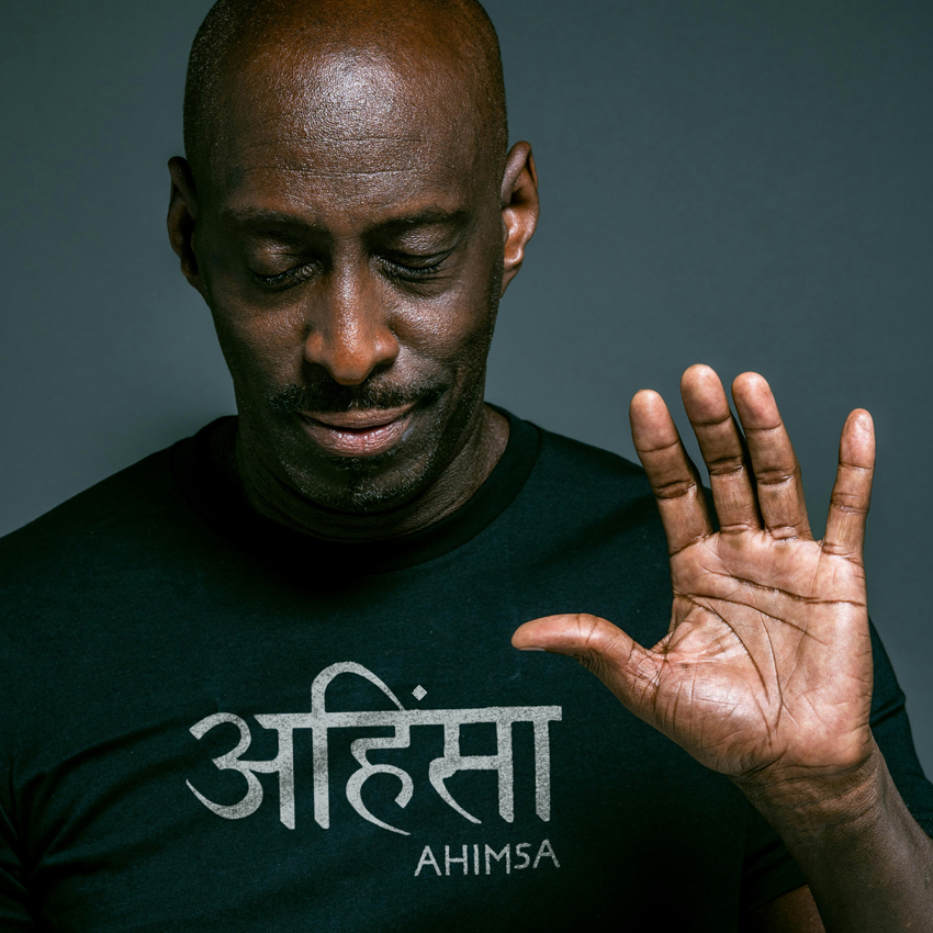 Ahimsa - Camiseta - Escrito Branco