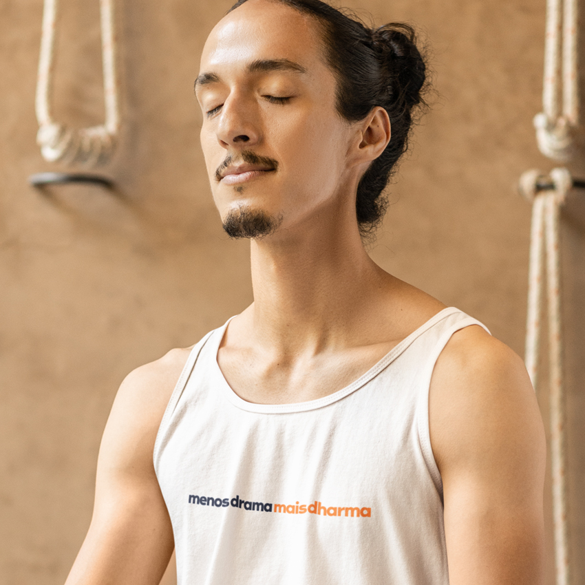 Menos drama, mais Dharma - Camiseta branca/cinza mescla