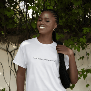 T-shirt . O que faz o seu coração cantar