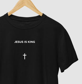 Camiseta Premium - Jesus is King
