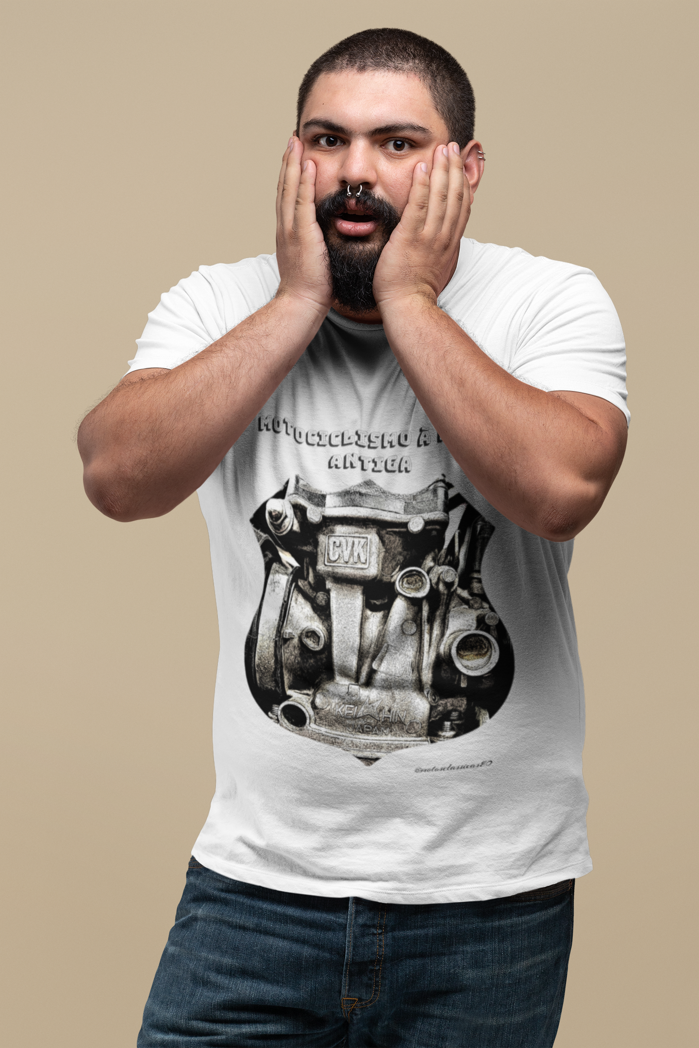 Nome do produto: Camiseta Plus Riders - Motociclismo à Moda Antiga