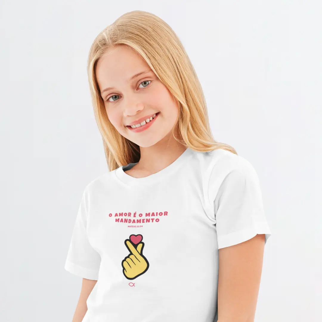 Nome do produto: Camiseta Infantil - O amor é o maior mandamento.