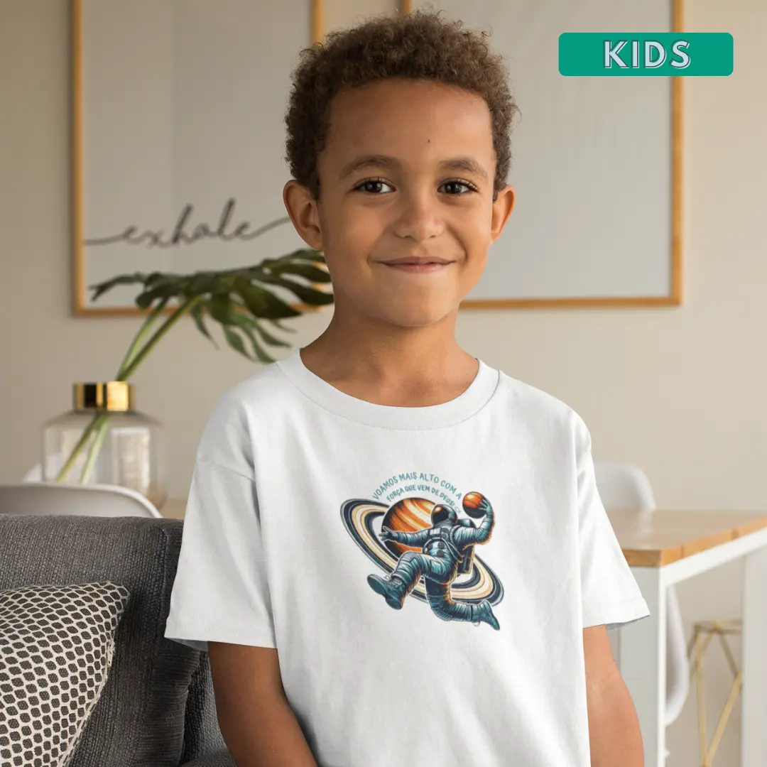 Nome do produto: Camiseta Infantil 10 a 14 anos - Voe alto com a força de Deus.