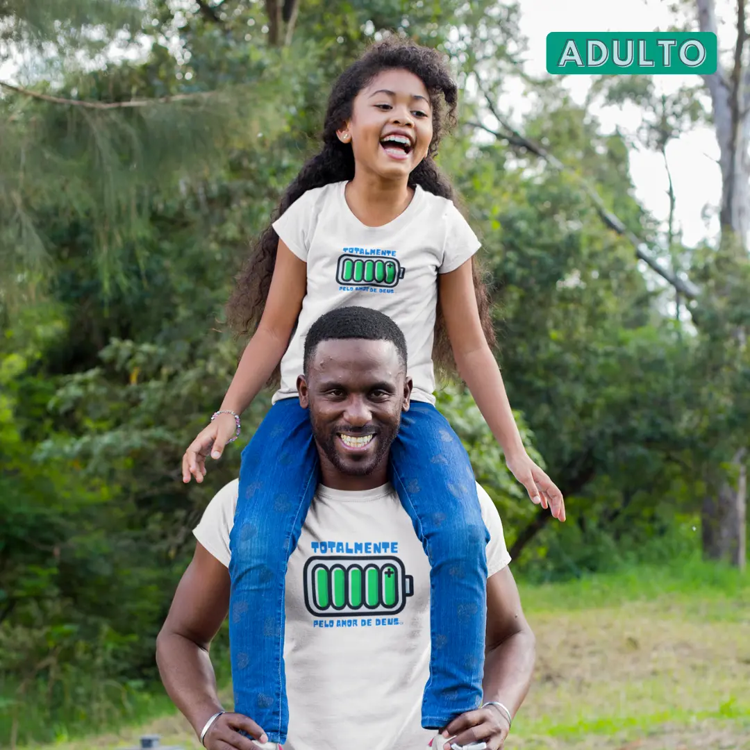 Nome do produto: Camiseta Unissex - Adulto - Totalmente carregado pelo amor de Deus