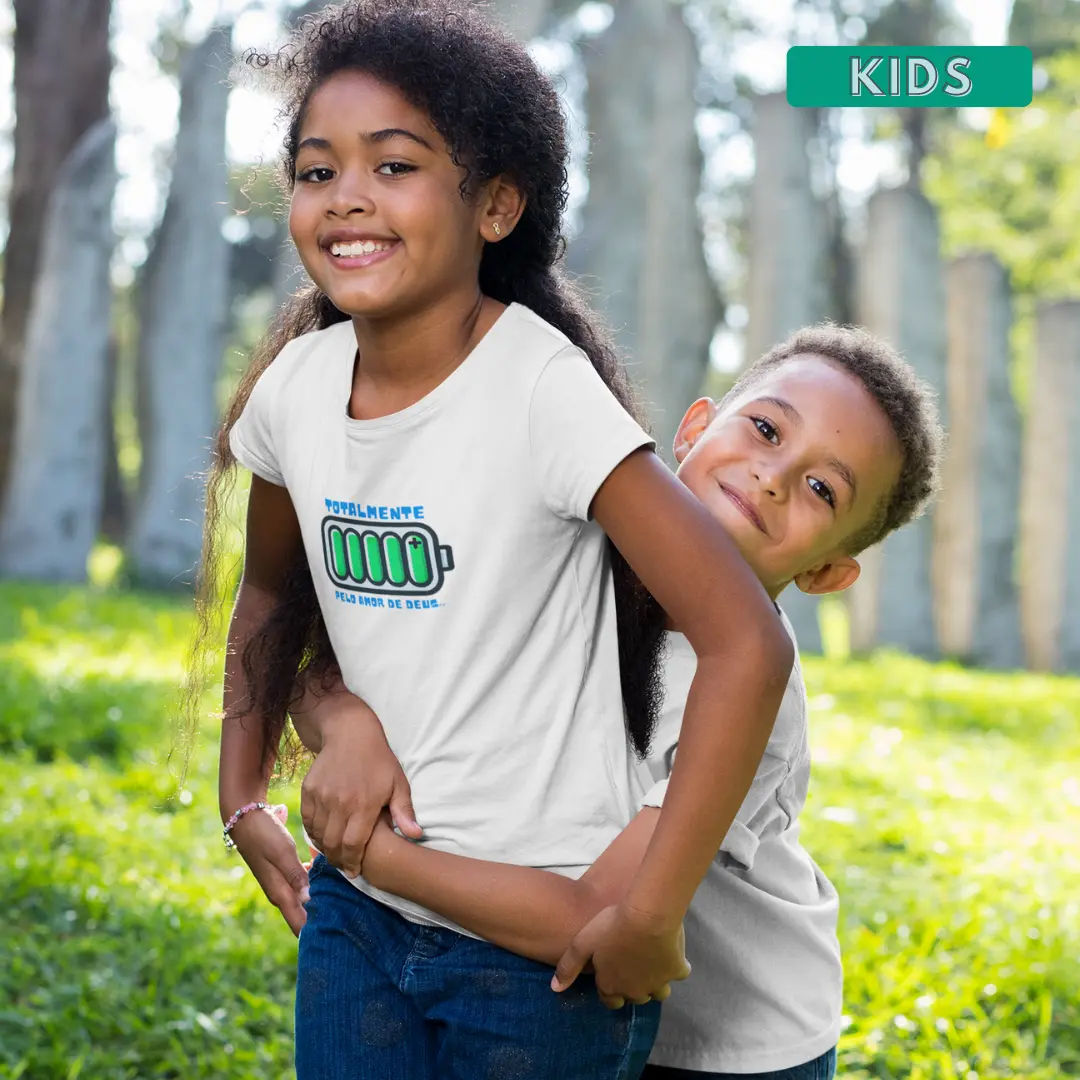 Nome do produto: Camiseta Infantil 2 a 8 anos - Totalmente carregado peloa amor de Deus