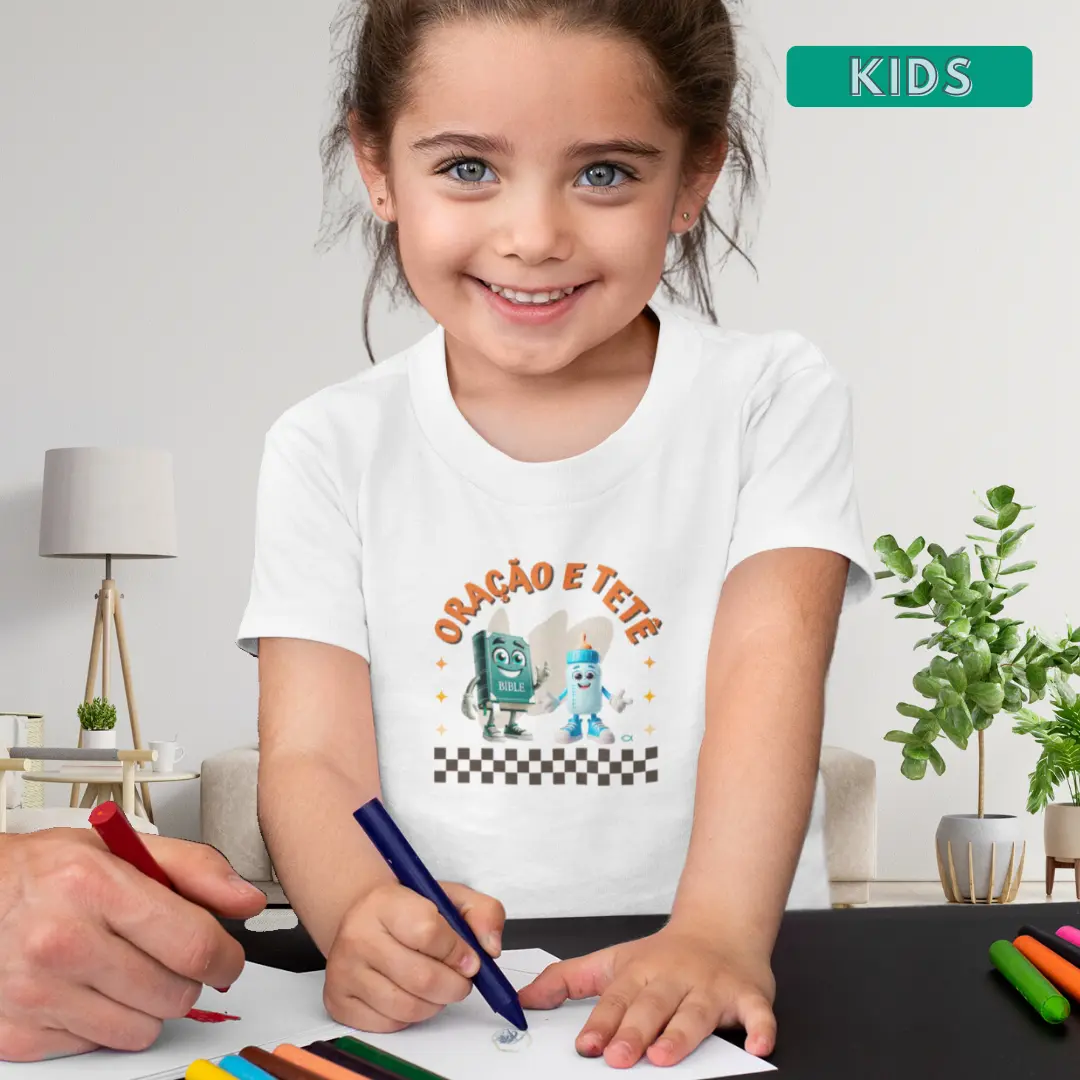Nome do produto: Camiseta Infantil 2 a 8 anos - Oração e Tetê